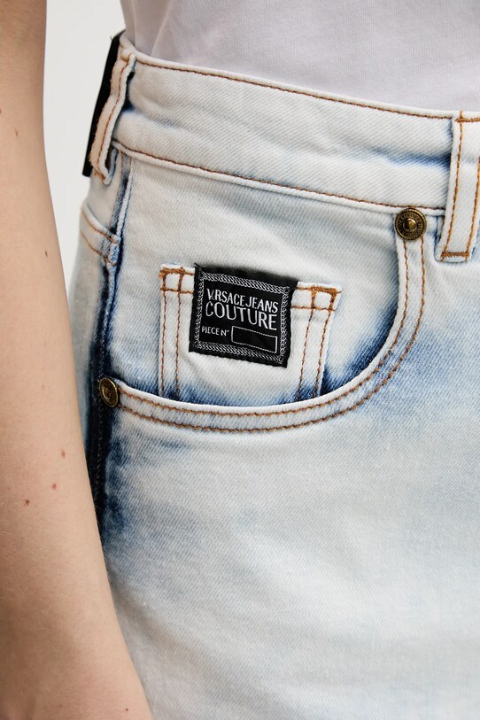 Rifľové krátke nohavice Versace Jeans Couture modrá 78HAD51R.DW063RS5