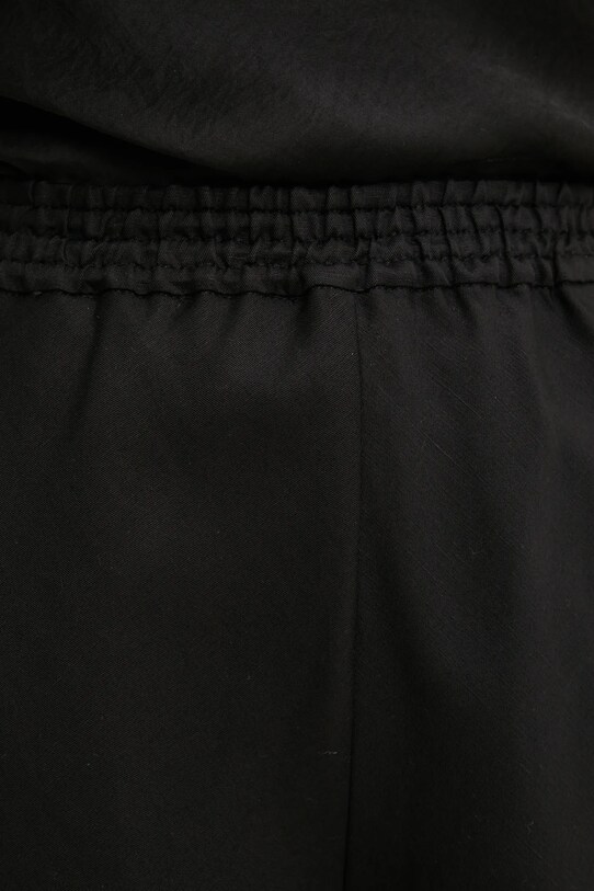 Ivy Oak pantaloni scurti din in negru IO115201