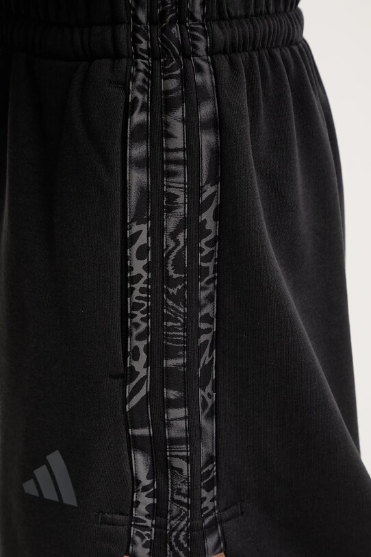 adidas pantaloni scurți W AOP Blur negru JG6224