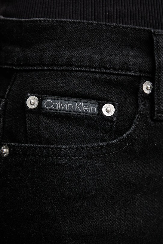 Traper kratke hlače Calvin Klein Jeans crna J20J225154