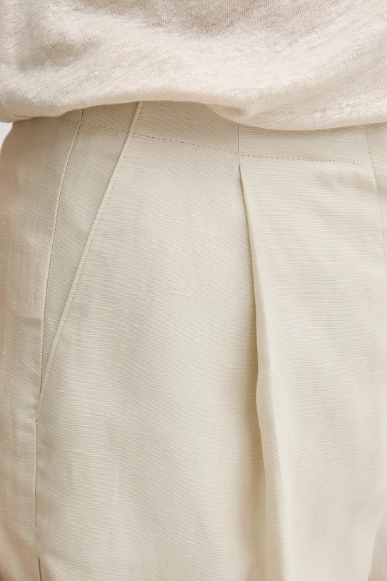 Шорты с примесью льна United Colors of Benetton бежевый 45BVD9026