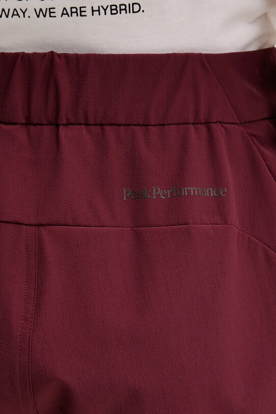 Peak Performance pantaloni scurți outdoor Vislight G80244 burgundia