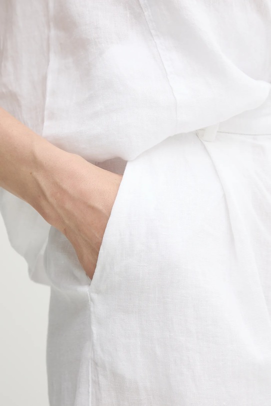 Sisley pantaloni scurți din in alb 4AGHL901K