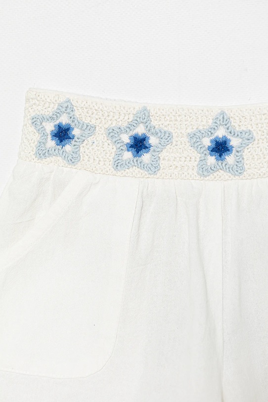 DÍVKA Dětské bavlněné šortky United Colors of Benetton 47JKG902U.P.Seasonal bílá