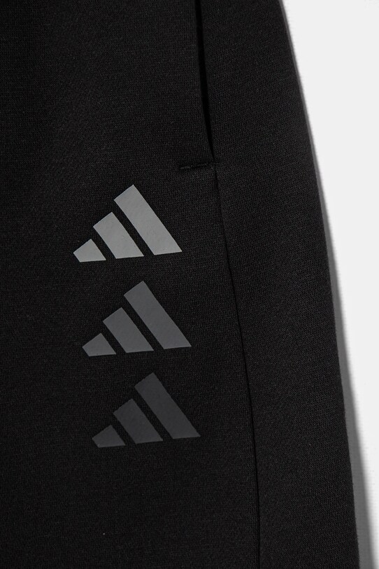 Дитячі шорти adidas чорний JC7746