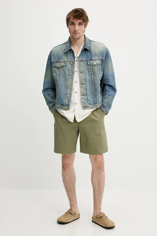Памучен къс панталон A.P.C. short crew COHFU.H10198 зелен SS25