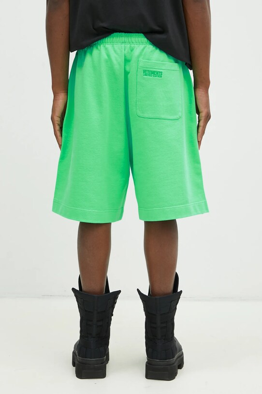 Ρούχα Σορτς VETEMENTS Oval Logo UA66SS600E πράσινο