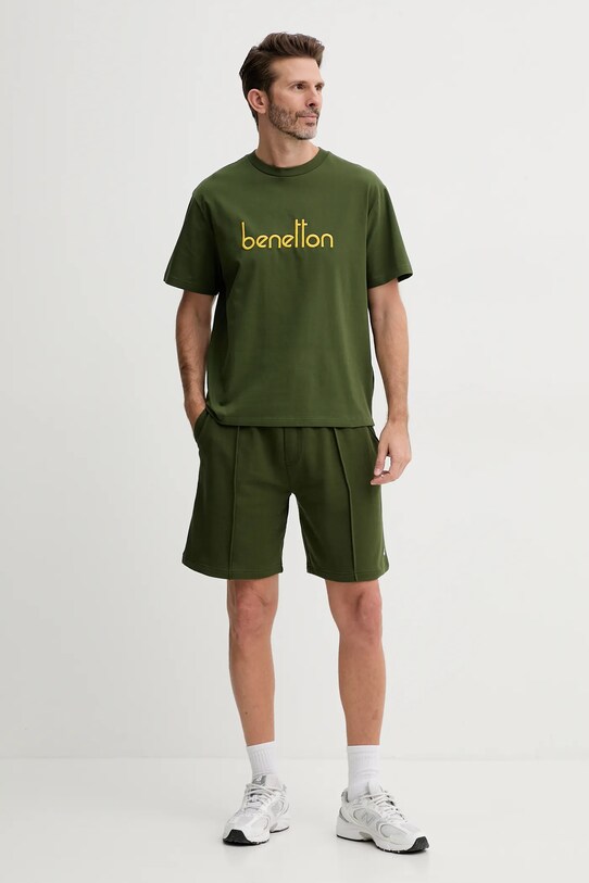 Bombažne kratke hlače United Colors of Benetton 342ZU900X zelena SS25