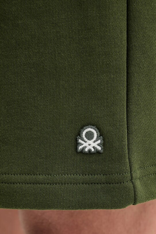 Bombažne kratke hlače United Colors of Benetton zelena 342ZU900X