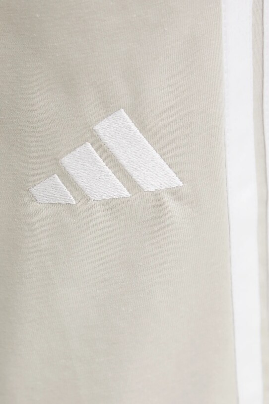 Шорти adidas Essentials бежевий JE6426