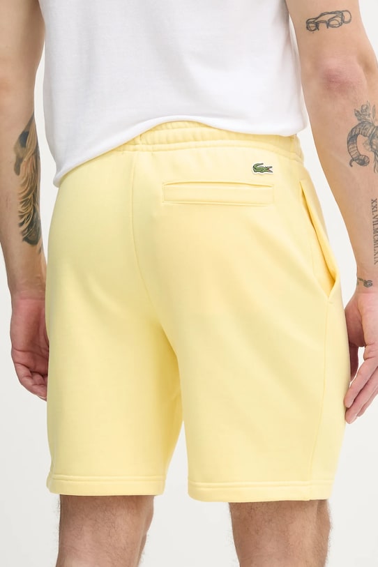 Ruházat Lacoste pamut rövidnadrág GH0990 sárga