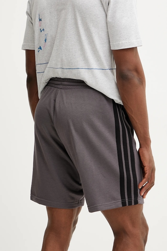 Одяг Шорти adidas Essentials JE6422 фіолетовий