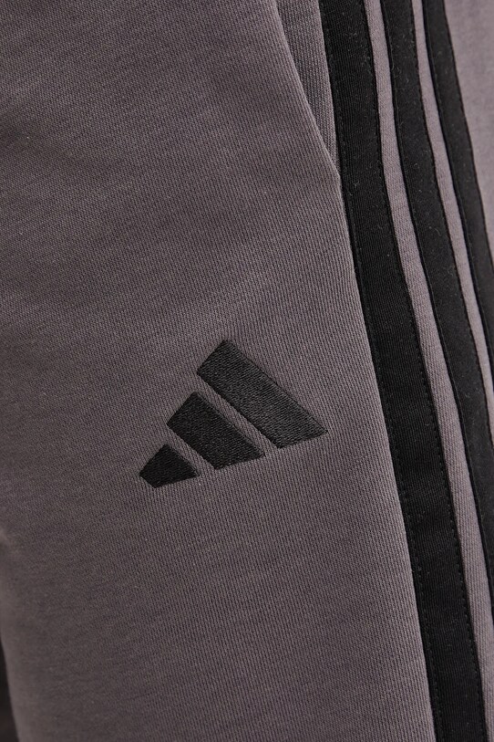 adidas pantaloni scurți Essentials JE6422 violet