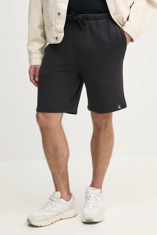 Памучен къс панталон Calvin Klein Jeans памук черен J30J327248
