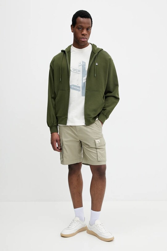 Шорты Calvin Klein Jeans J30J327376 зелёный SS25