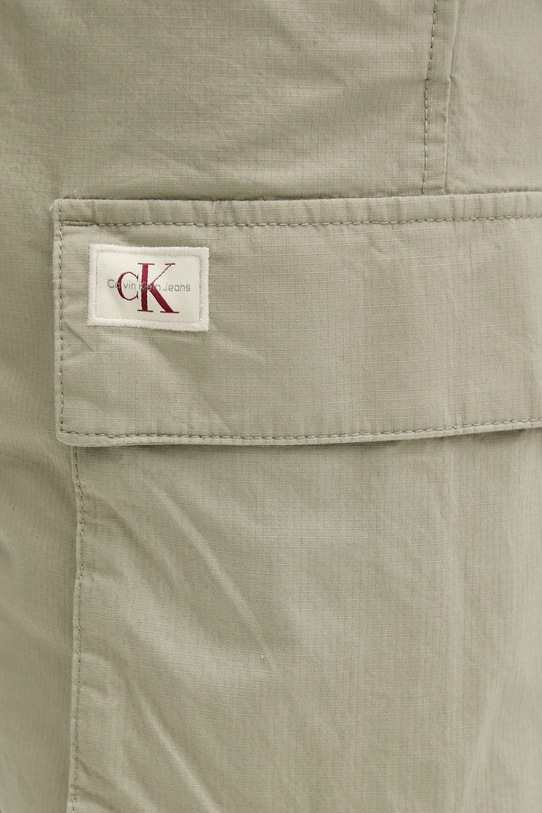 Шорты Calvin Klein Jeans зелёный J30J327376