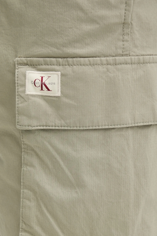 Calvin Klein Jeans pantaloni scurti verde J30J327376