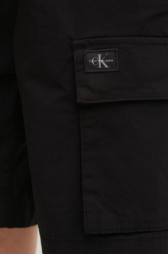 Kratke hlače Calvin Klein Jeans crna J30J327376