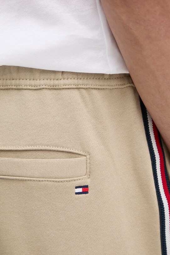 Tommy Hilfiger szorty bawełniane MW0MW39255 beżowy