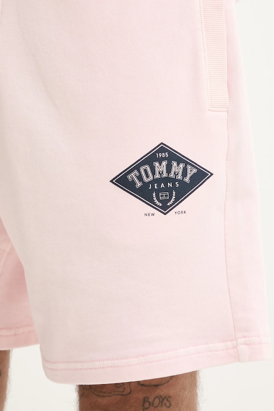 Tommy Jeans pantaloni scurti din bumbac roz DM0DM20936