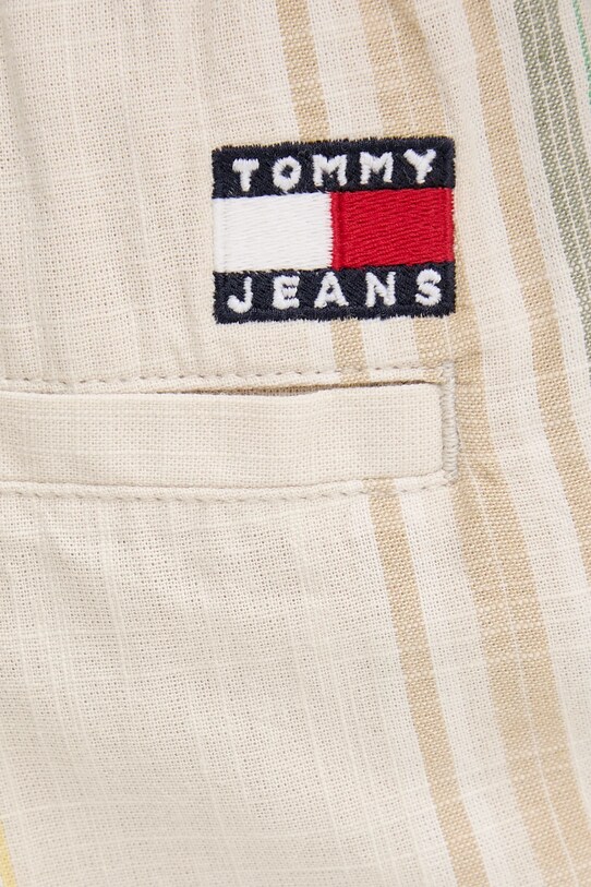 Памучен къс панталон Tommy Jeans бежов DM0DM21948
