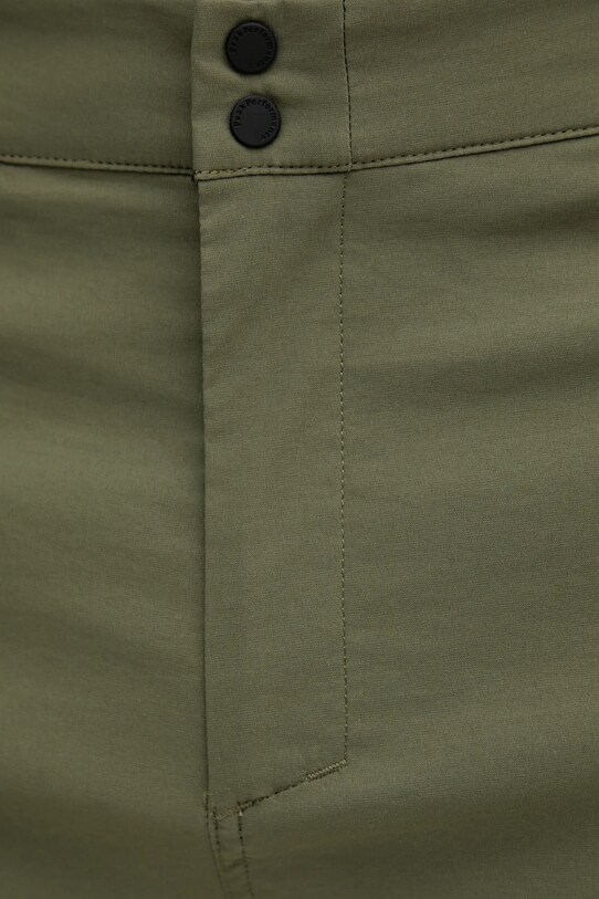 Peak Performance pantaloni scurți outdoor Iconiq verde G80115