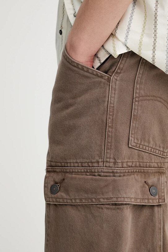 Džínové šortky Levi's 478 BAGGY CARGO SHORTS hnědá 001GU