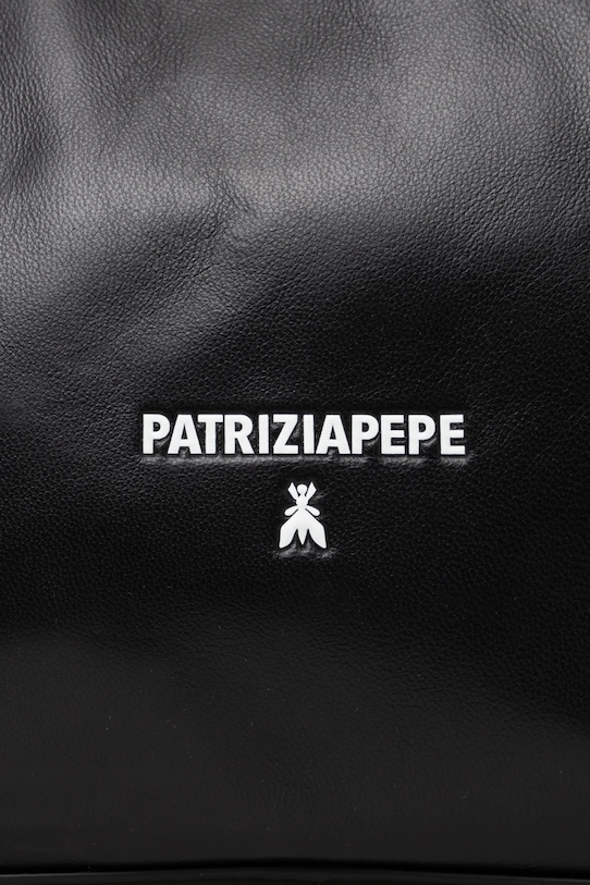 Usnjena torbica Patrizia Pepe črna 8B0251.L147