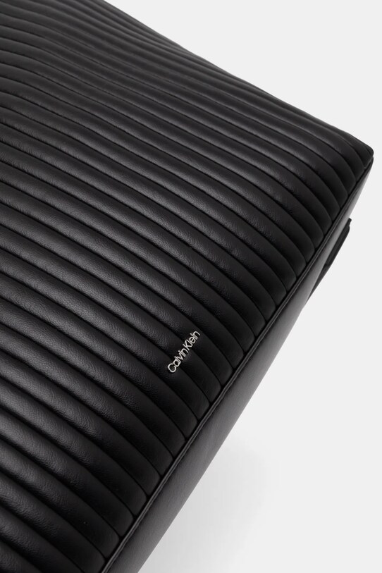 Kabelka Calvin Klein černá K60K613077