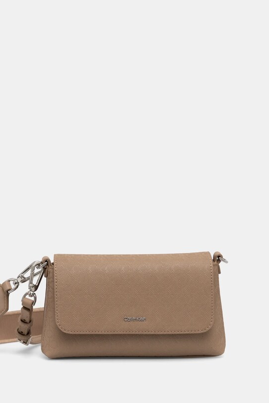 Сумочка Calvin Klein не вмещает А4 бежевый K60K613088