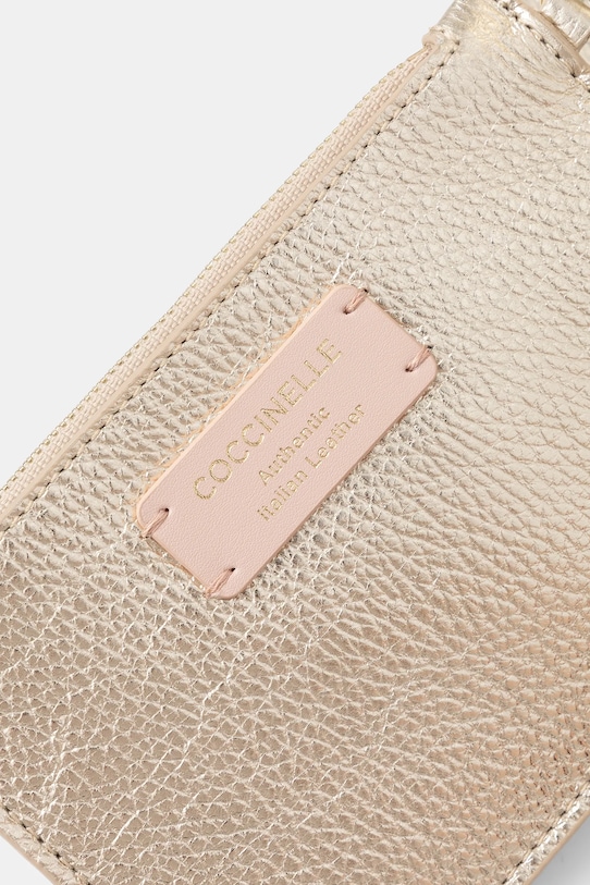 Kožená kabelka Coccinelle zlatá E1.SHA.58.01.01