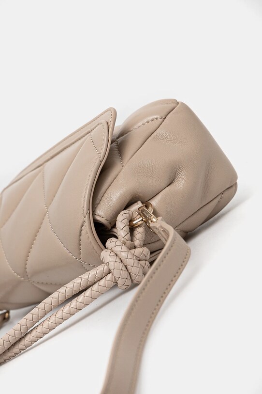 Guess torebka skórzana CORINNE beżowy HWCRNN.L5116