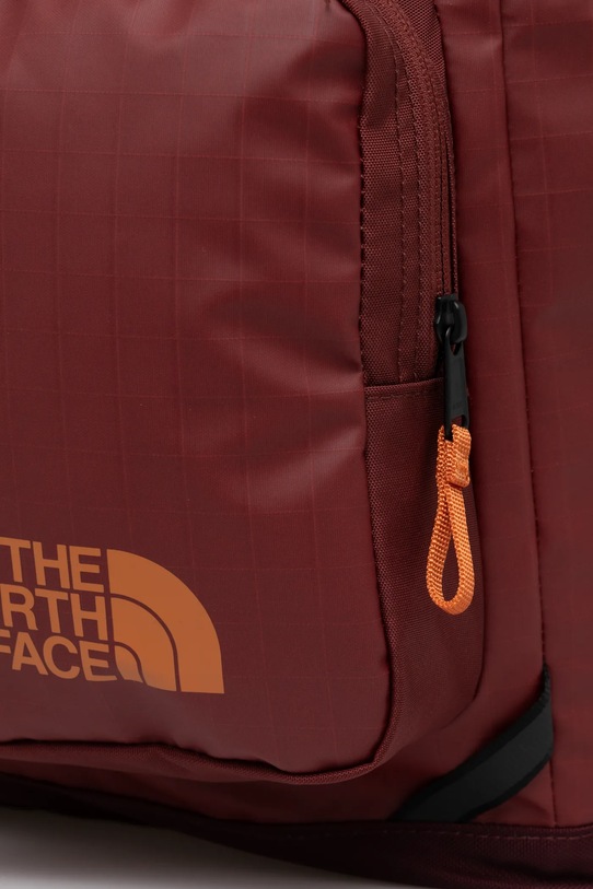 Kabelka The North Face Base Camp Voyager 25L burgundské NF0A81BMADD1