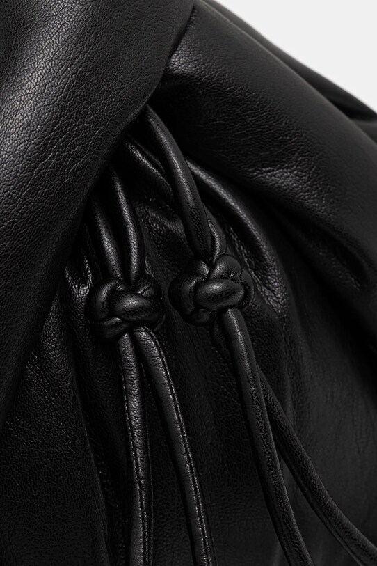 Nanushka torebka skórzana JEN DRAWSTRING czarny NW25SSBG04899