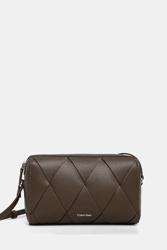 Calvin Klein torebka nie mieści A4 brązowy K60K613002