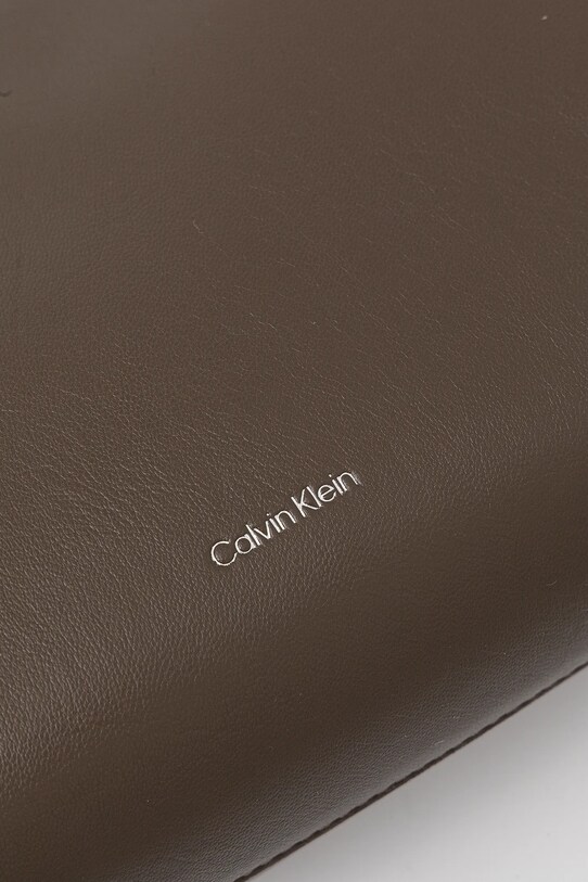 Τσάντα Calvin Klein καφέ K60K613028