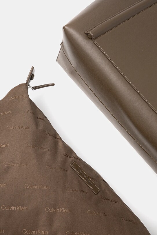 Сумочка Calvin Klein коричневий K60K613109
