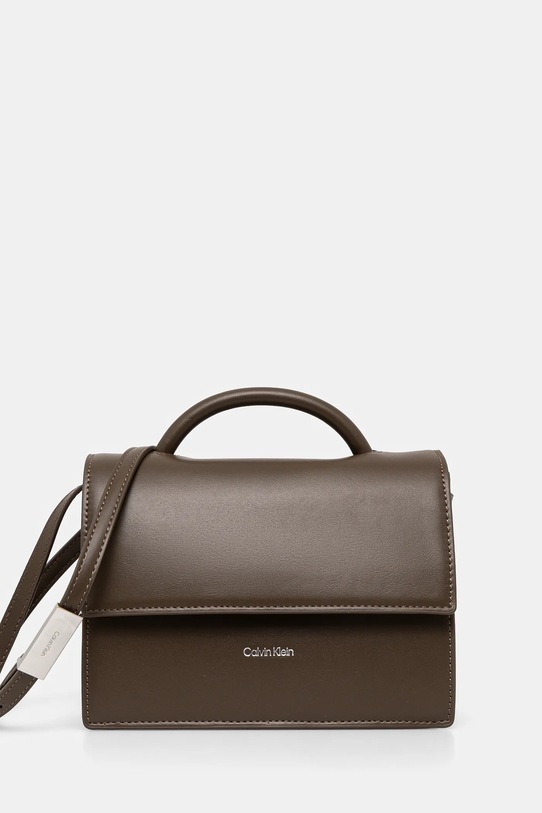 Torba Calvin Klein imitacija zrnate kože smeđa K60K613162