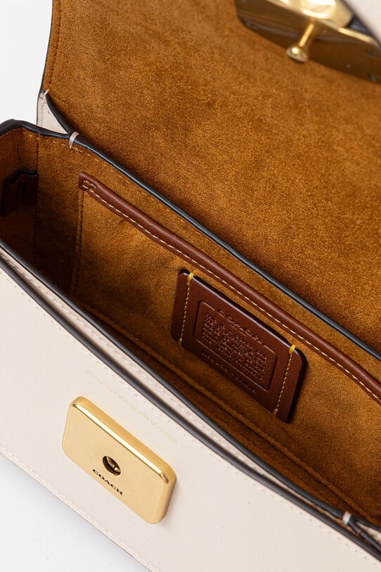 Кожена чанта Coach Zoe CAM18 бежов