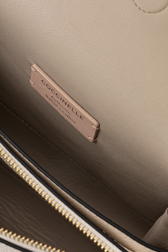 Шкіряна сумочка Coccinelle ARLETTIS MD5.12.07.01 бежевий