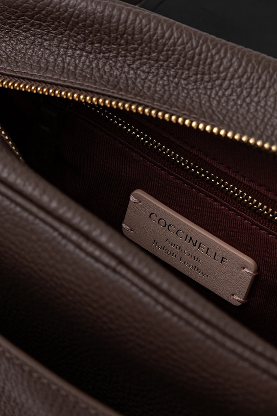 Coccinelle poșetă de piele COCCINELLECAMPUS RFF.15.02.01 maro