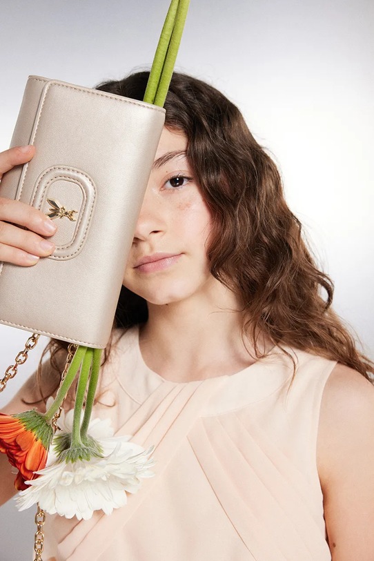 Dětská kabelka Patrizia Pepe B132 nevejde se A4 béžová 7B0013