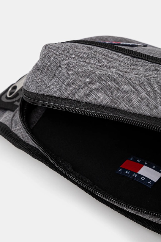 Ľadvinka Tommy Jeans AM0AM13315 sivá