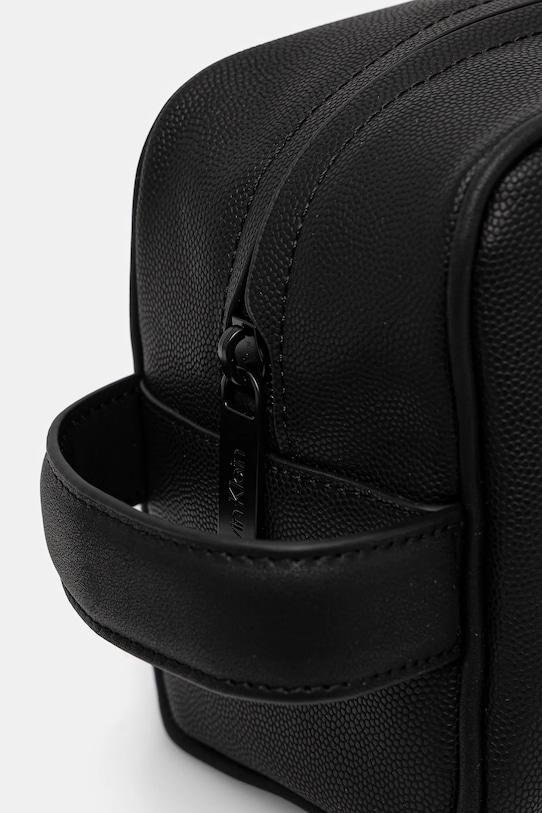 Akcesoria Calvin Klein kosmetyczka K50K512801 czarny