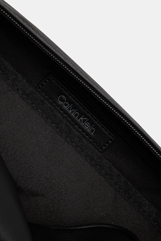 Calvin Klein kosmetyczka czarny K50K512801