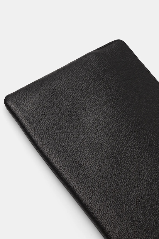 Kožené puzdro na notebook Coccinelle E5.MUK.86.01.01 čierna SS25