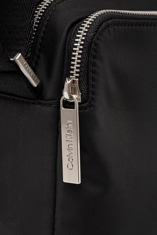 Malá taška Calvin Klein čierna K50K512912