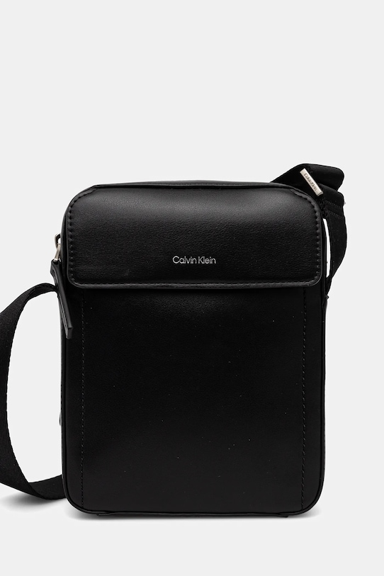 Calvin Klein nie mieści A4 czarny K50K512966