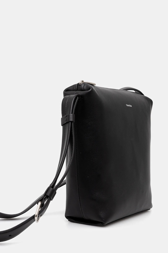 Calvin Klein saszetka skórzana K50K512968 czarny SS25