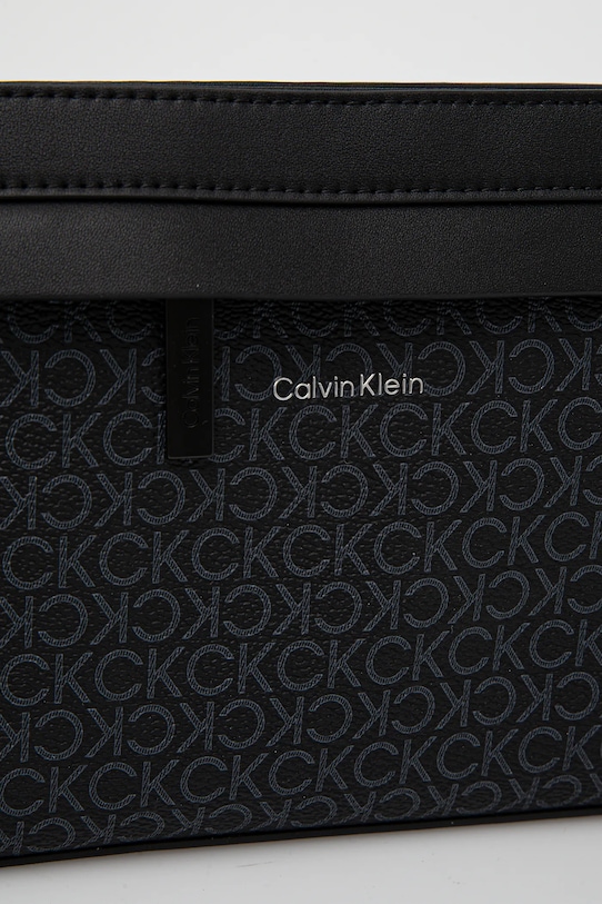 Calvin Klein övtáska sötétkék K50K513048